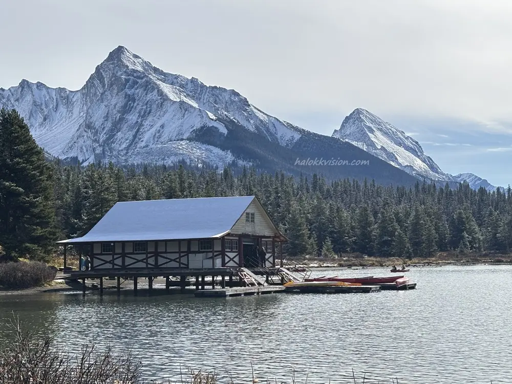 Maligne Lake 16